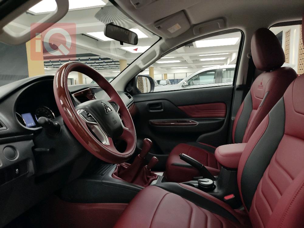 میتسوبیشی L200